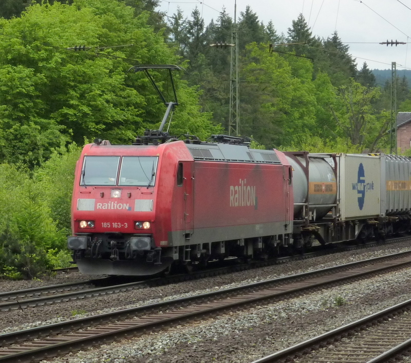 185 163 mit Gterzug am 27.05.10 in Jossa