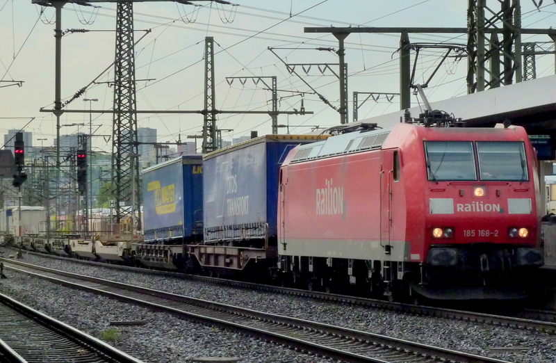 185 168-2 mit Gterzug am 24.05.10 in Fulda