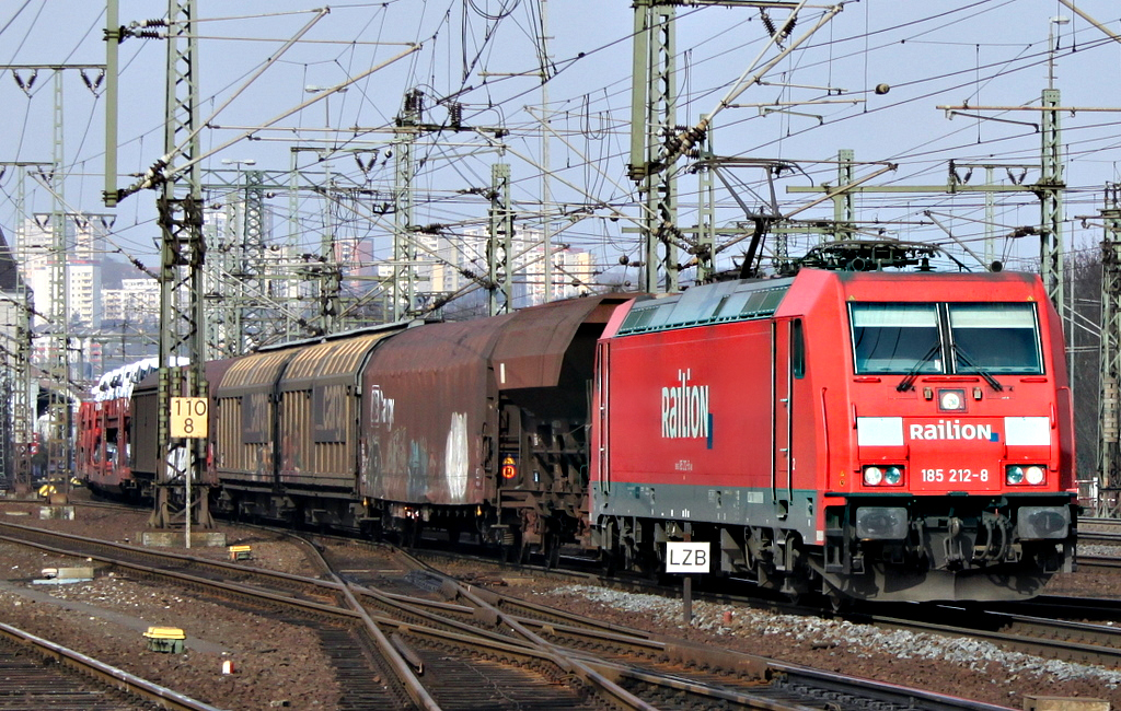 185 212 mit Gterzug am 03.03.12 in Fulda