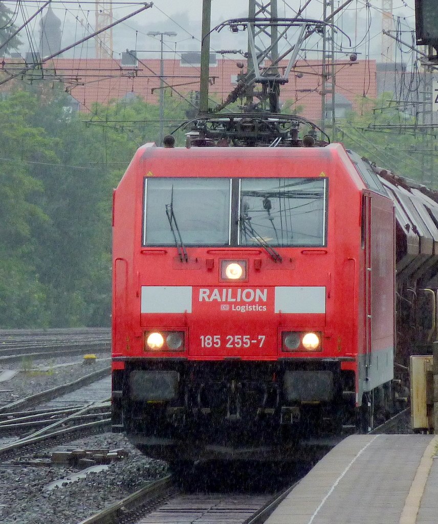 185 255-7 mit Gterzug am 12.06.10 in Fulda