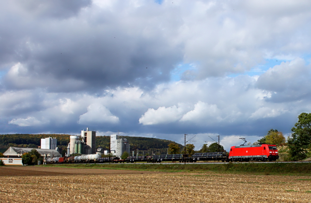 185 355 mit Gterzug am 03.10.12 bei Karlstadt