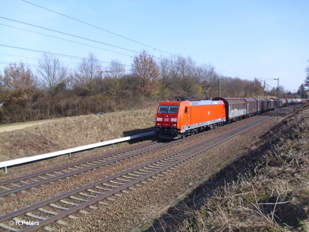 185 381-1 mit gemischten Gterzug bei Fahlenbach. 24.03.11