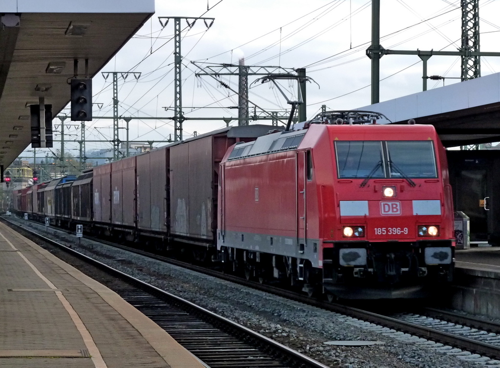 185 396-9 mit Gterzug am 09.11.10 i ulda