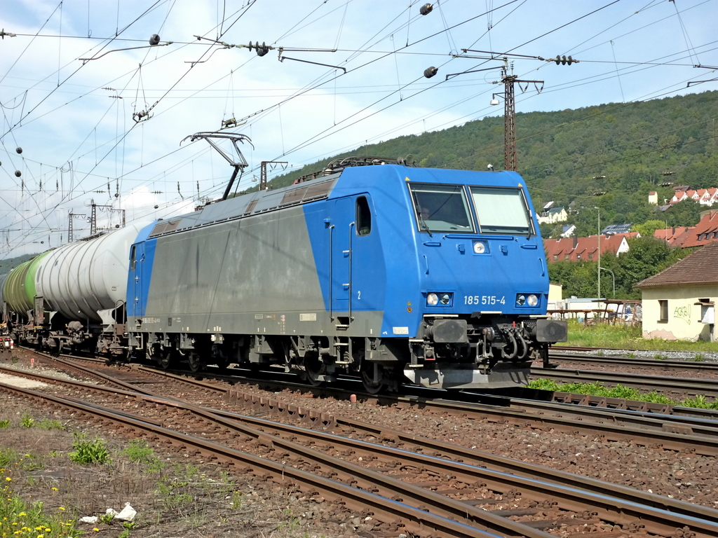 185 515 mit Kesselwagen am 11.09.10 in Gemnden am Main