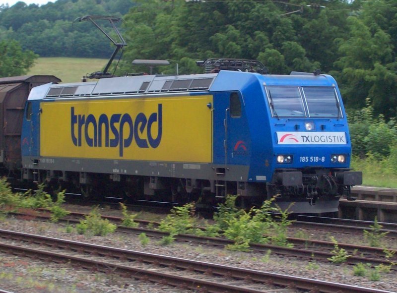 185 518-8 mit Gterzug in Jossa am 21.06.09