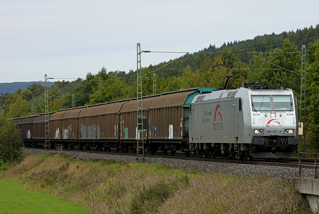 185 537 von TX mit Gterzug am 23.09.12 in Haunetal Rothenkirchen