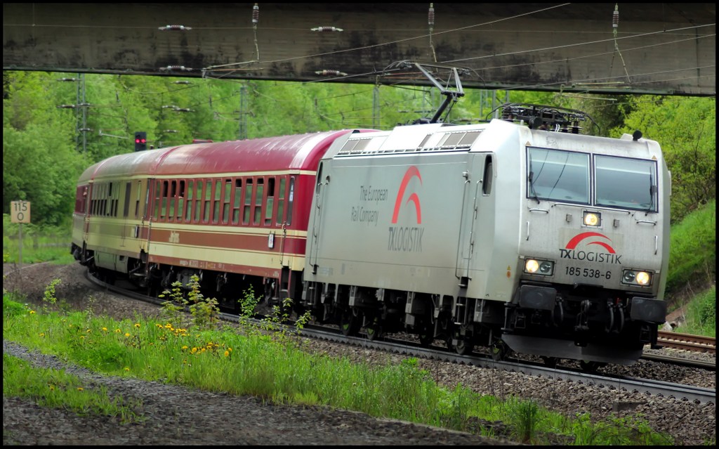 185 538 mit einem Sonderzug nach Oberhof/Thringen am 09.05.13 in Gtzenhof