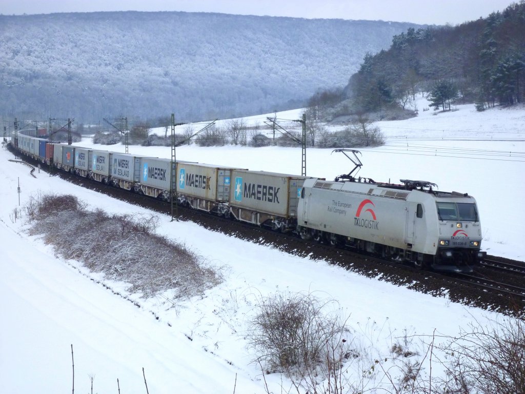 185 538 mit TX Containerzug am 31.01.10 bei Harrbach