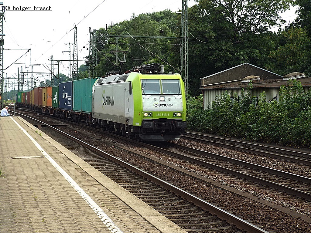 185 543-6 der captrain fuhr mit einen intermodal am 27.07.13 durch hh-harburg