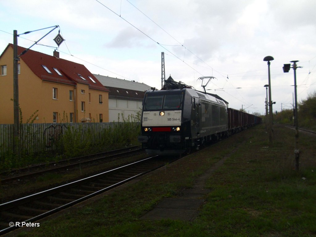 185 544-4 zog einen Kalkzug durch Eisenhttenstadt. 21.04.10