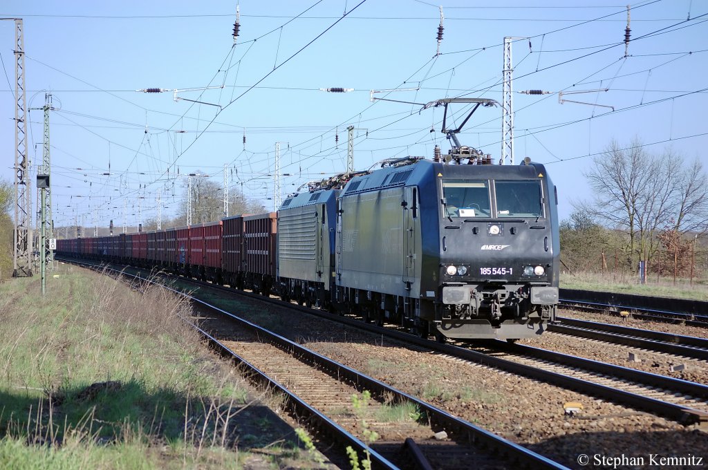 185 545-1 MRCE & 189 201-7 CTL (kalt) mit Eaos Ganzzug in Saarmund. 09.04.2011