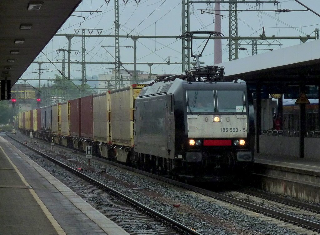 185 553-5 mit Warsteiner Bierzug am 12.06.10 in Fulda