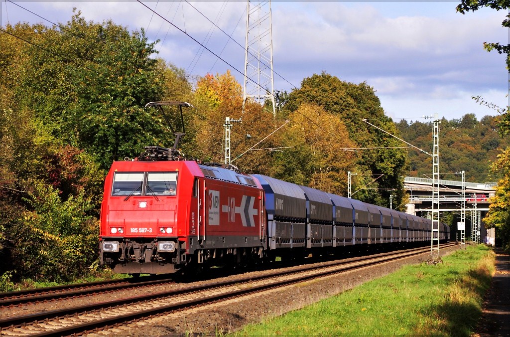 185 587 der HGK mit DGS 88822 von Profen am 10.10.12 in Siegen