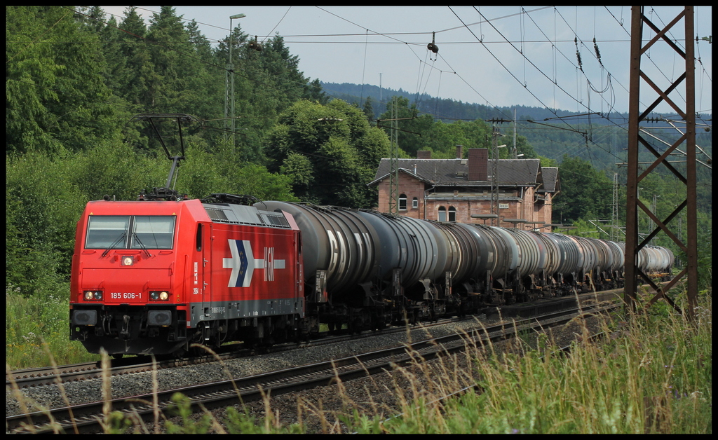 185 606 der HGK/RHC mit Kesselwagenzug am 05.07.13 in Jossa
