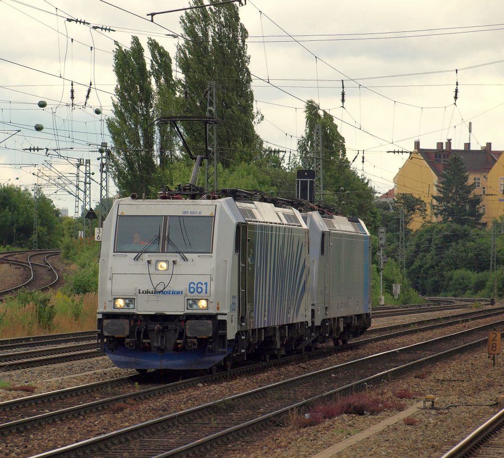 185 661  Paul  von Lokomotion fuhr mit 186 108 im Schlepp ber den Mnchener Heimeranplatz am 3.8.