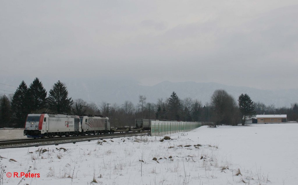 185 664-0 + 186 281-2 mit TEC 43287 Wechselpritschen bei Niederaudorf. 04.02.11