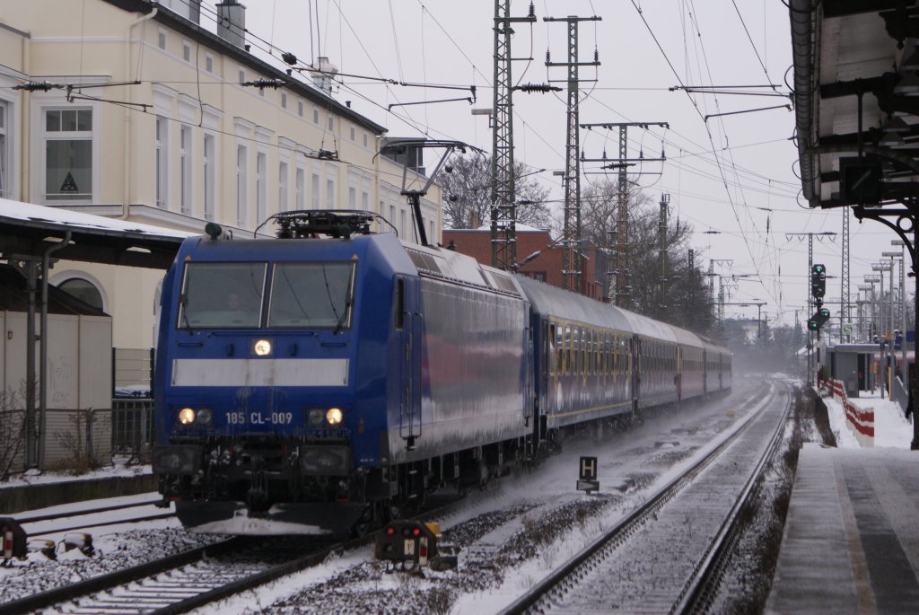 185 CL-009 der Eurobahn mit dem RE 13 bei der Einfahrt in Unna am 13.02.10