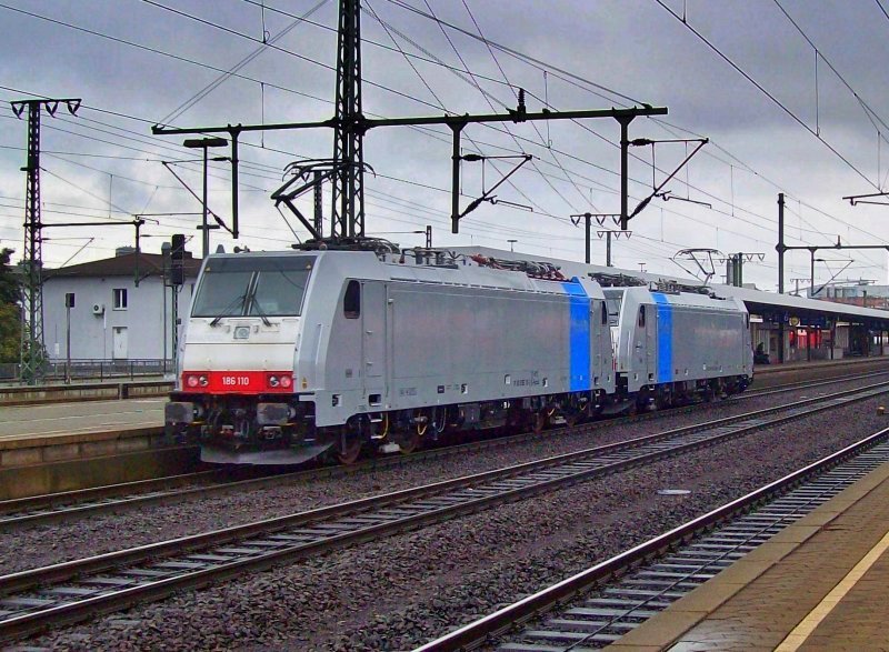 186 110 am schluss des Lokzuges von Railpool am 10.10.09 in Fulda
