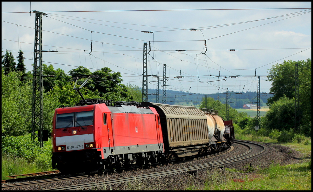 186 327 mit Mischer am 22.06.13 in Gtzenhof