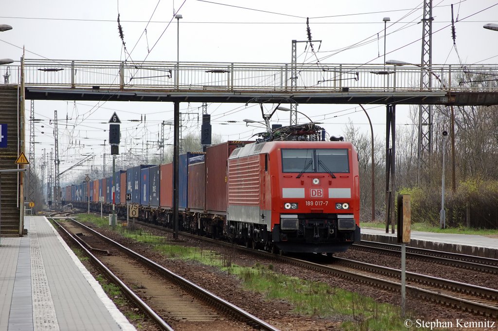 189 017-7 mit Containerzug in Priort in Richtung Hennigsdorf unterwegs. 05.04.2011