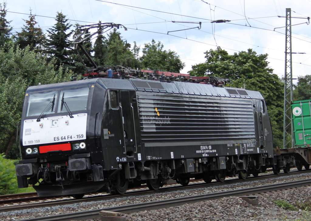 189 159 mit Containerzug am 07.08.11 bei Fulda

