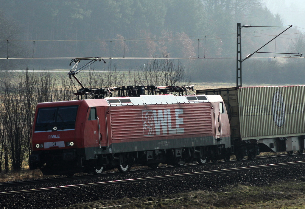 189 801 der WLE mit Warsteiner Bierzug am 17.03.12 bei Harrbach