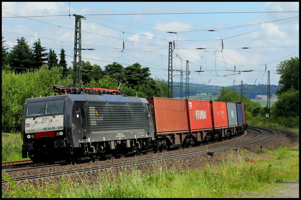189 934 mit Containerzug am 22.06.13 in Gtzenhof