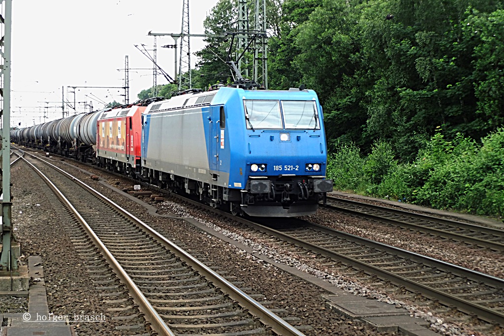 2 HGK BR 185 in doppeltraktion mit einen tankzug am 13.06.13 beim bhf harburg   