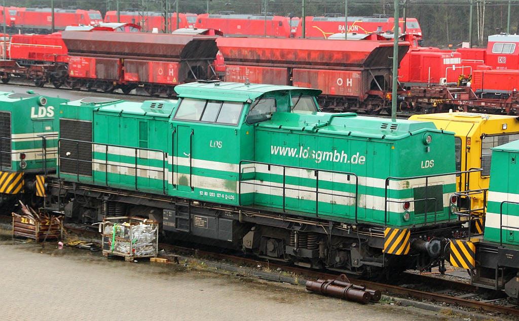 203 127-6 der LDS/Lok 1 aufgenommen bei strmendem Regen in Maschen. 7.1.12