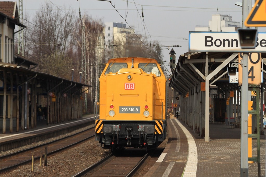 203 310 bei der Durchfahrt von Bonn Beuel in Richtung Kln am 12.03.11