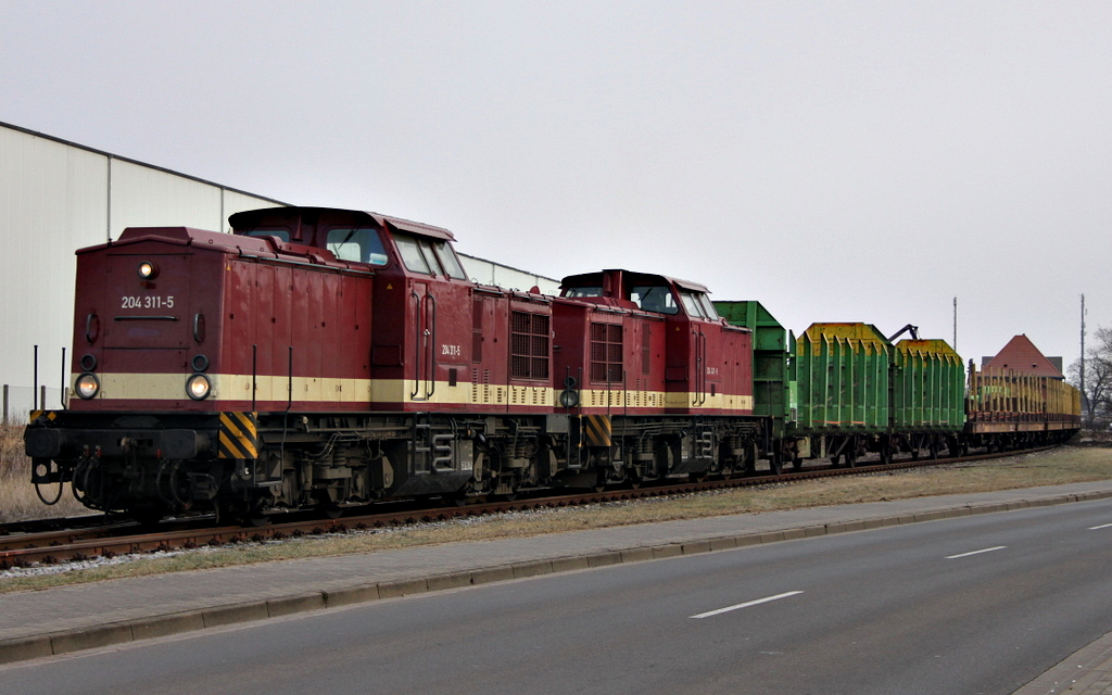 204 311 und 204 347 mit Holzzug abgestellt in Torgelow am 02.02.12