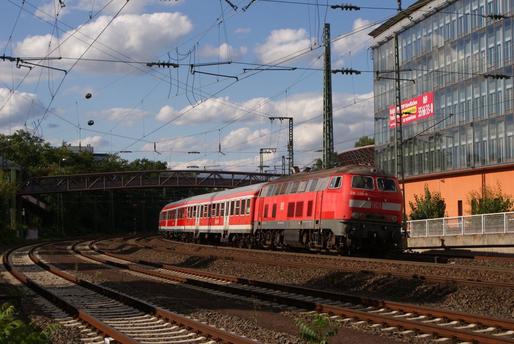 218 102-2 + 218 429-9 mit dem RE 15052 nach Glauburg-Stockheim in Frankfurt am Main West am 24.08.2010