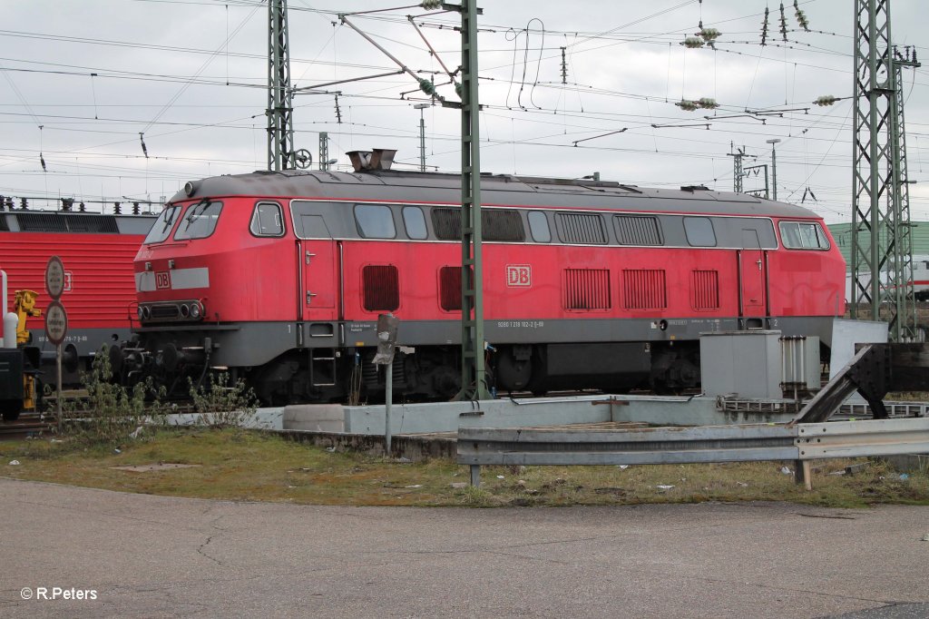 218 102-2 abgestellt in Frankfurt/Main. 03.03.13