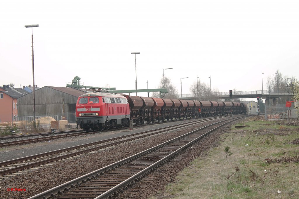 218 272-3 erreicht Wiesau mit dem 92638 Schotterzug aus Weiden. 22.04.13