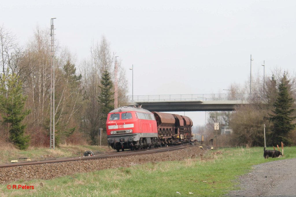 218 272-3 verlsst Wiesau mit dem 92637 Schotterzug nach Weiden. 22.04.13