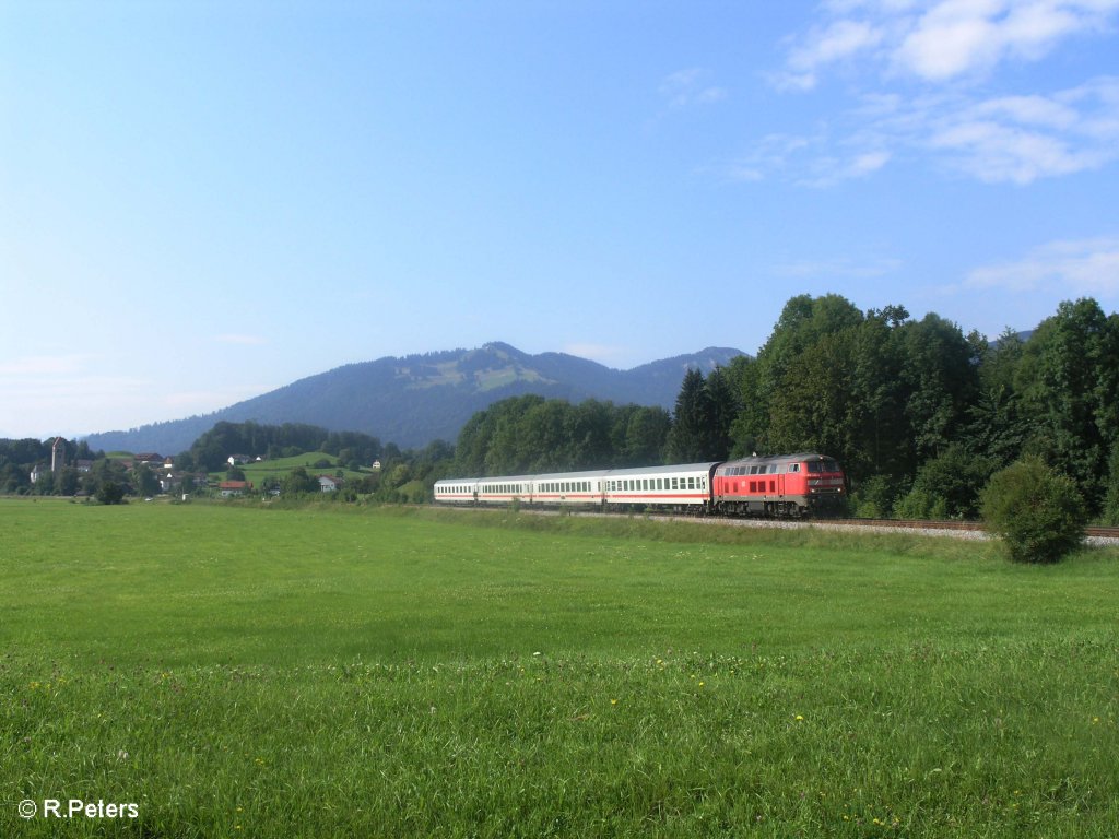 218 432-9 zieht den IC2084 Hamburg Altona bei Stein im Allgu. 01.08.09
