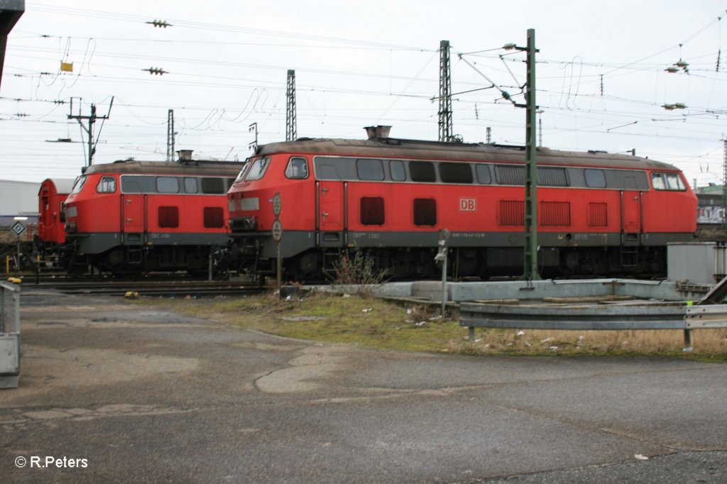 218 442-2 und 218 497-6 abgestellt in Frankfurt/Main. 18.02.12