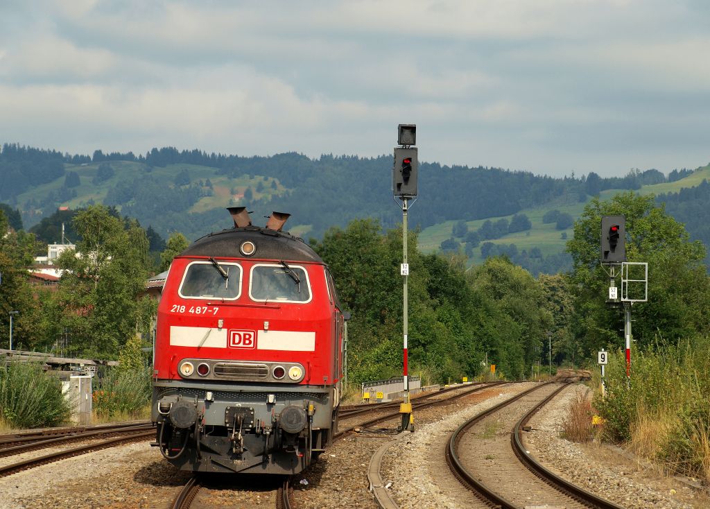 218 487-7 konnte ich beim Umfahren des IC 2084/2082 in Immenstadt festhalten. 31.7.11