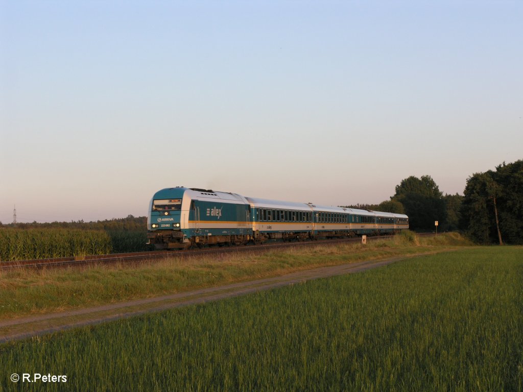 223 062 zieht im Letzten Licht den ALX37982 nach Hof bei Oberteich. 20.08.09
