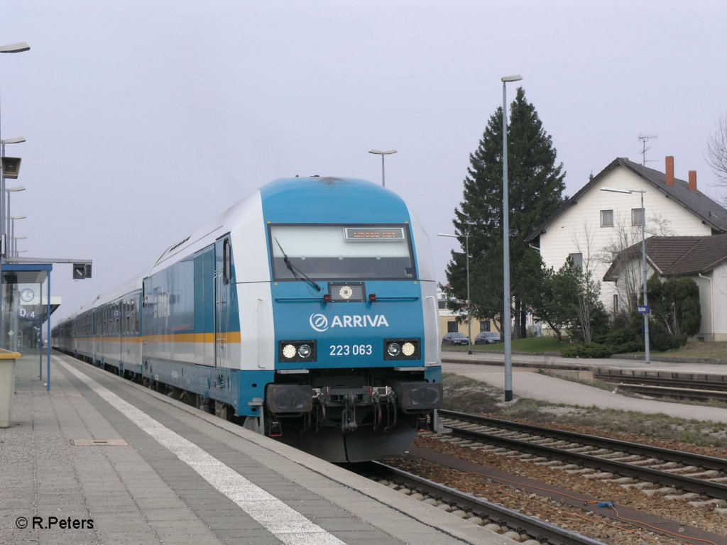 223 063 hat Buchloe mit ALX38710/39960 nach Lindau/Obersdorf erreicht. 04.04.09
