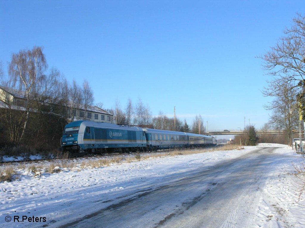 223 066 zieht den ALX37983 nach Mnchen durch die Kurve in Wiesau/Oberpfalz. 09.01.09
