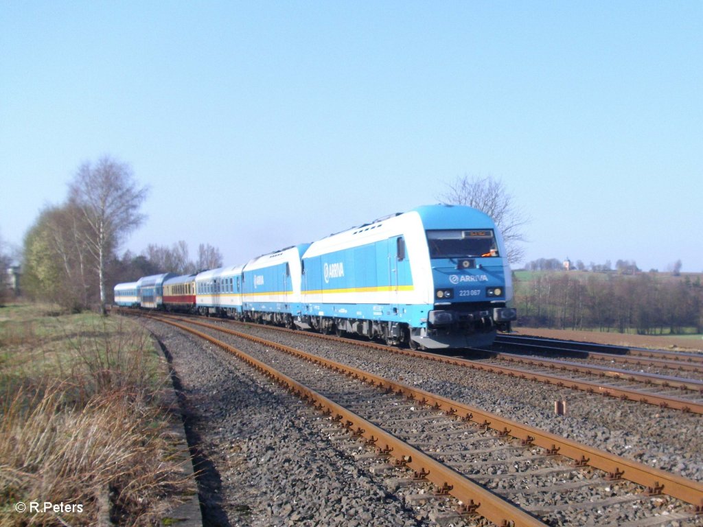 223 067 + 223 XXX mit den ALX84102 nach Hof bei Schnfeld 05.04.11