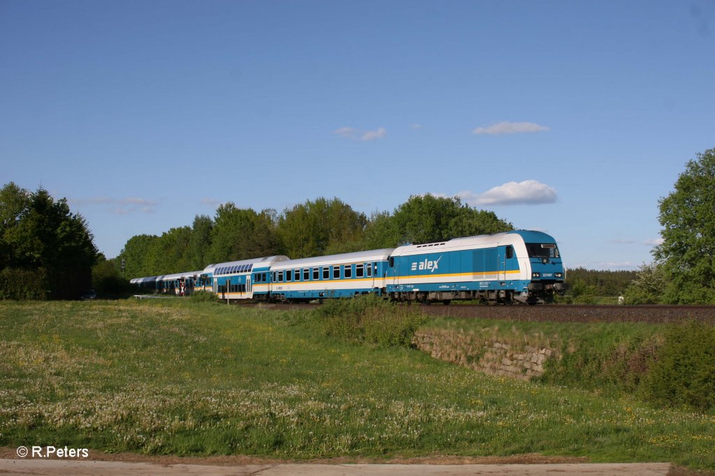 223 067 mit dem ALX84121 Hof - Mnchen bei Schnfeld. 17.05.12