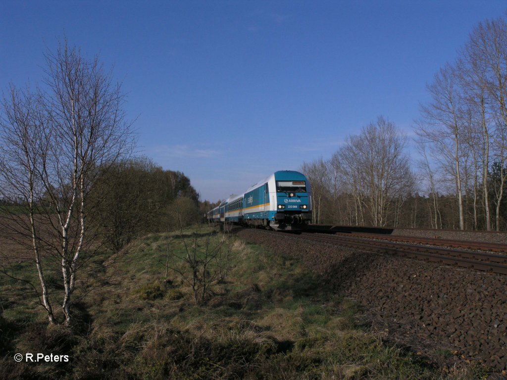 223 068 zieht den ALX87021 nach Mnchen bei Schnfeld. 25.04.10