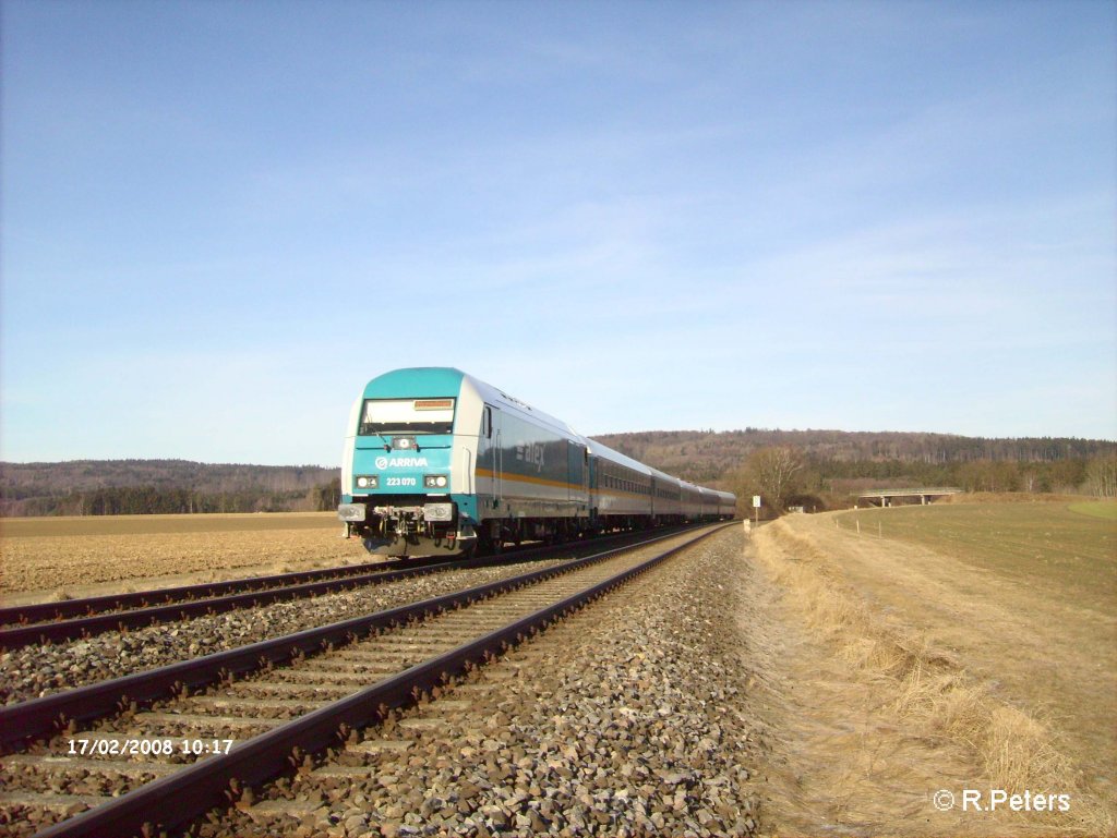 223 070 zieht bei Oberteich ein Alex nach Mnchen. 17.02.08