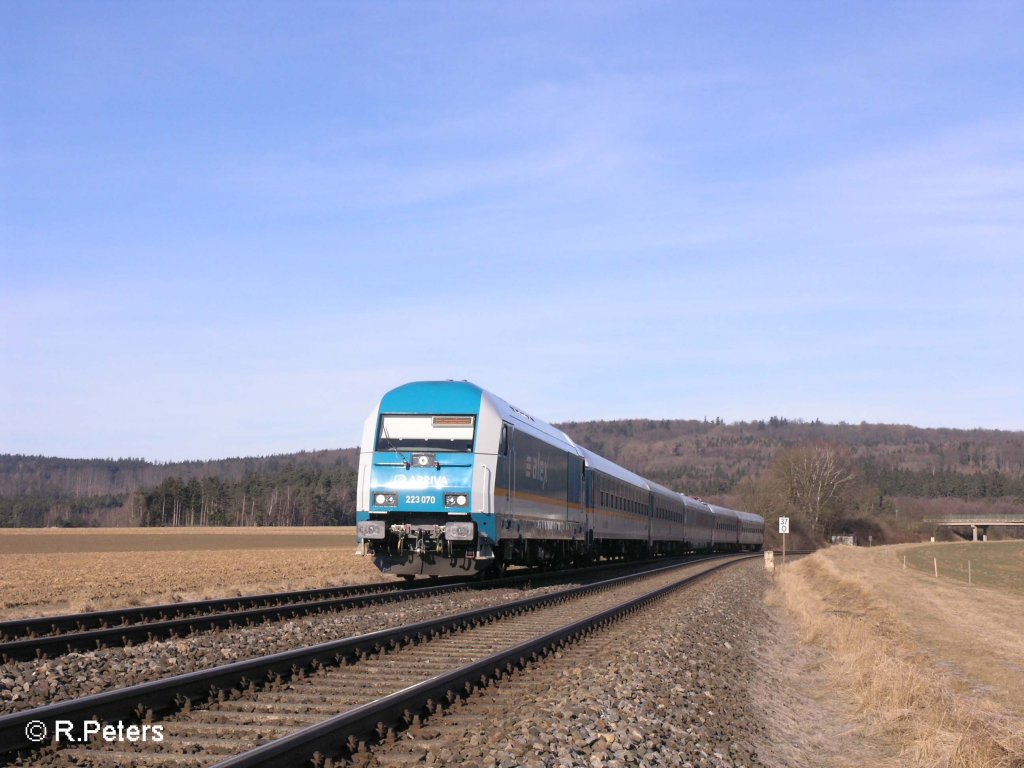 223 070 zieht bei Oberteich ein Alex nach Mnchen. 17.02.08