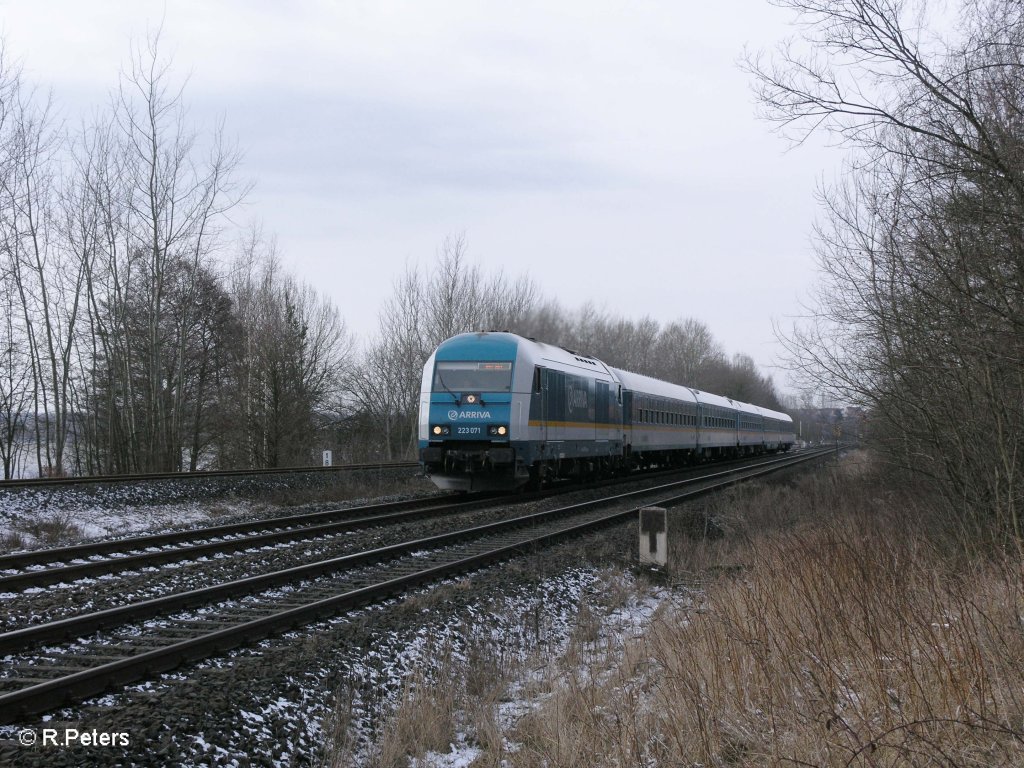 223 071 zieht bei Schnfeld ALX37972 nach Hof am 25.03.09
