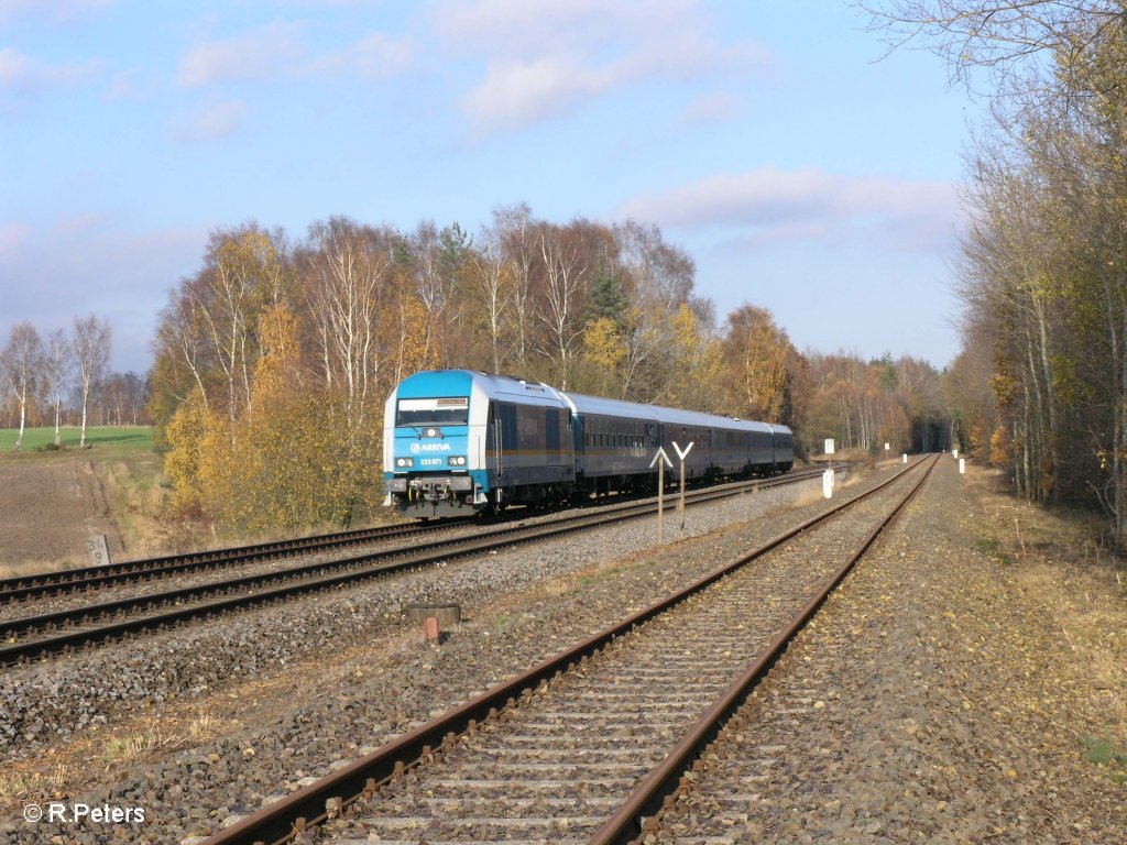 223 071 zieht bei Schnfeld den ALX37983 nach Mnchen. 06.11.09
