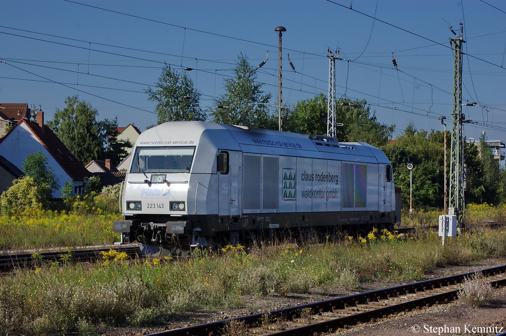 223 143-9 der SG - LHG Service Gesellschaft mbH beim rangieren in Stendal. 22.08.2011