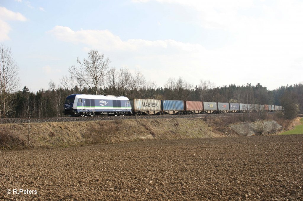 223 152 mit dem Containerzug nach ATW Wiesau kurz vor ihrem Ziel. 03.04.12